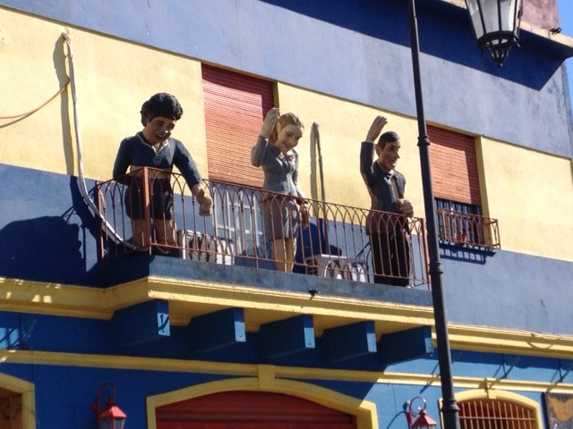 Sculptures on a balcony of 3 famous Argentinians