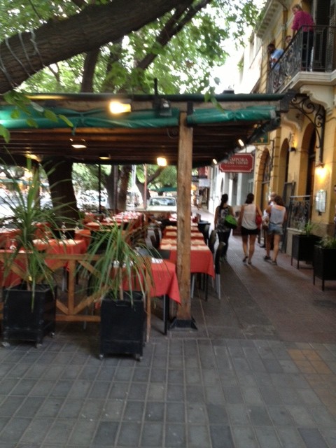 Outdoor dining in downtown Mendoza